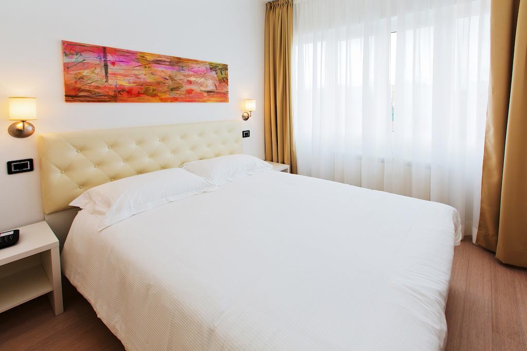 Hotel Mainè Finale Ligure Kamer foto