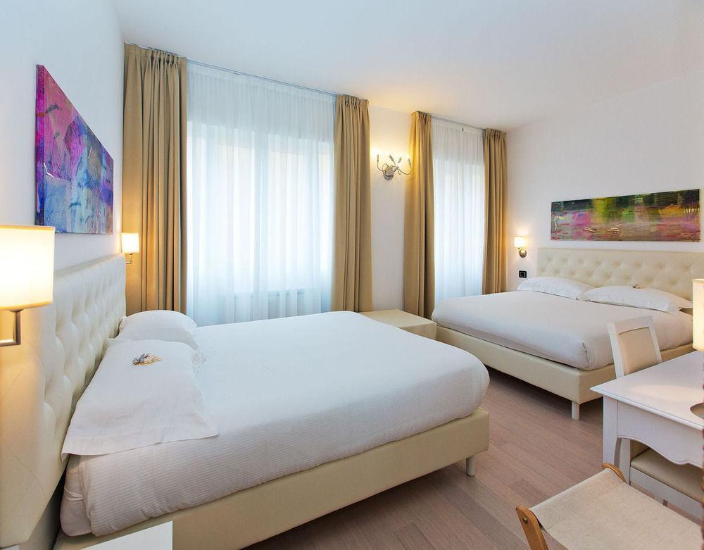 Hotel Mainè Finale Ligure Buitenkant foto