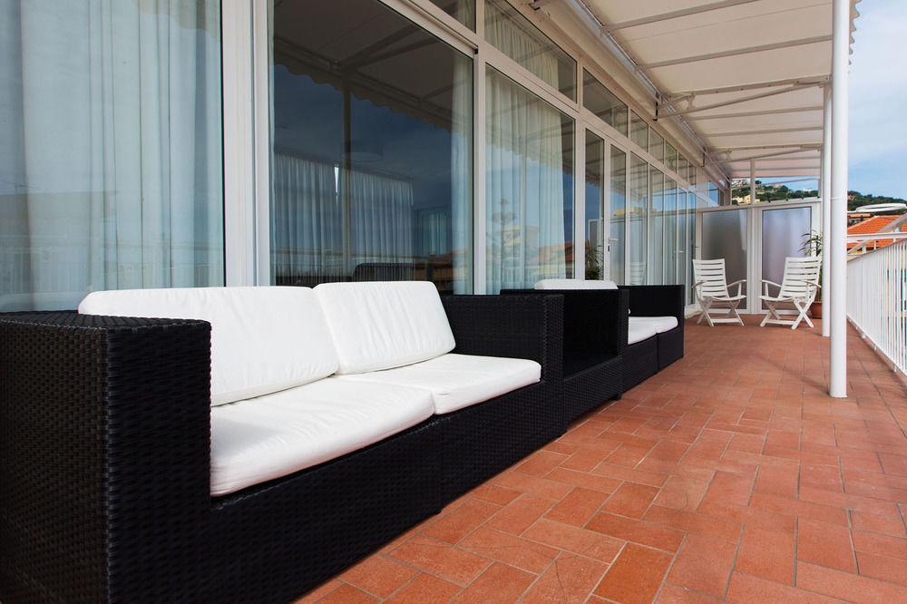 Hotel Mainè Finale Ligure Buitenkant foto