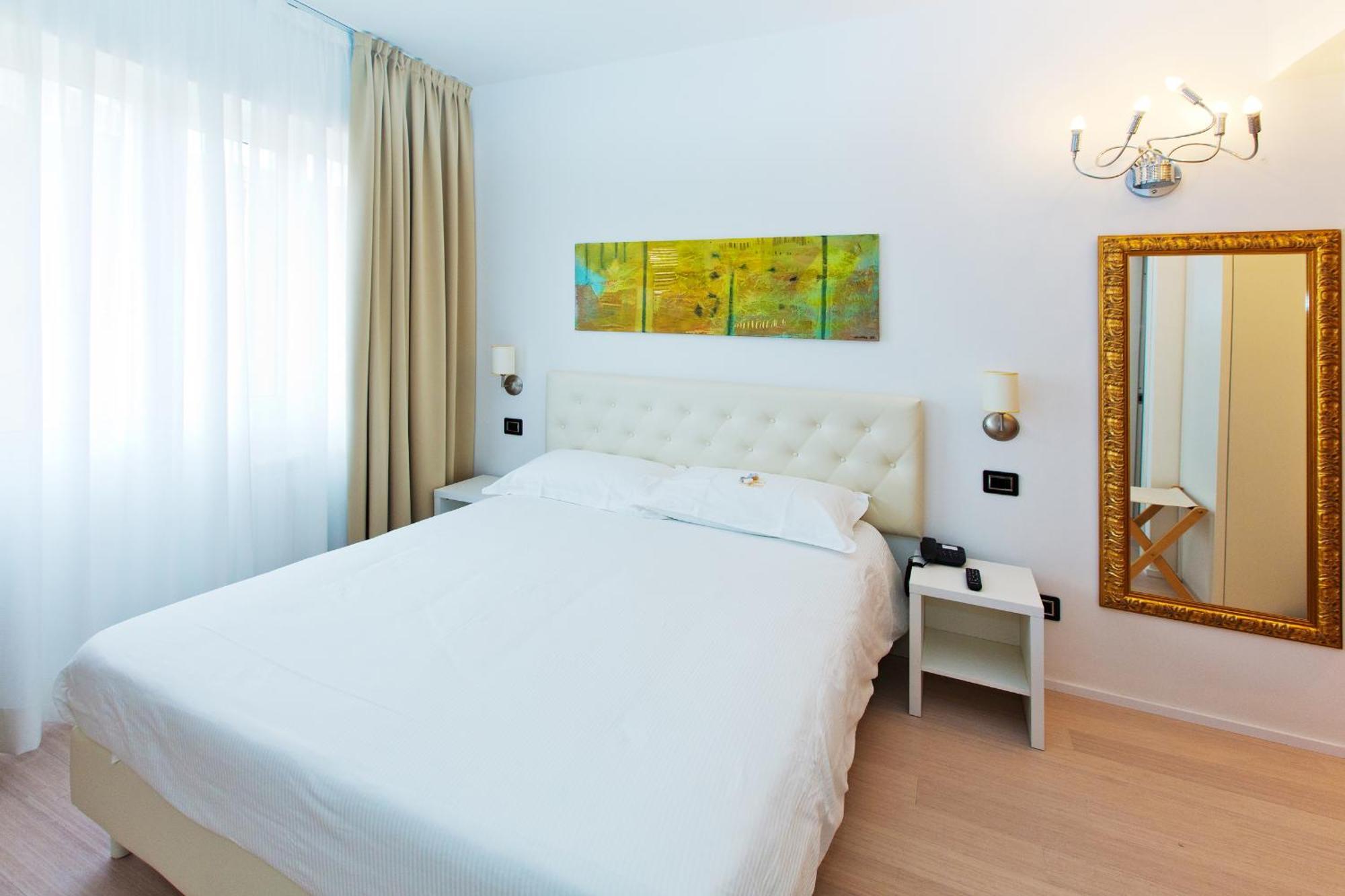 Hotel Mainè Finale Ligure Buitenkant foto